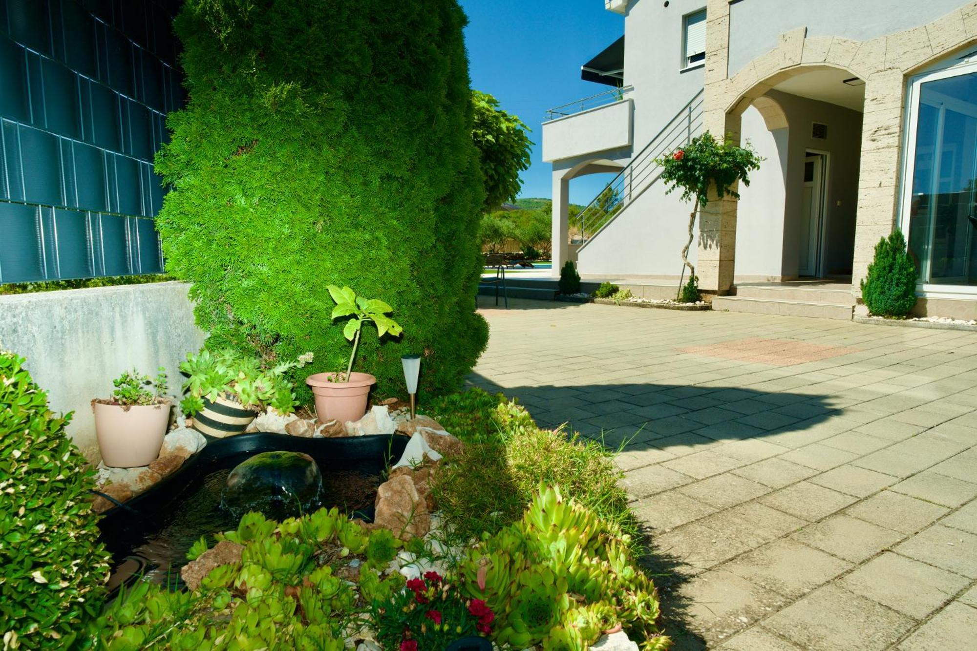 Apartment Lana Bristivica Bagian luar foto