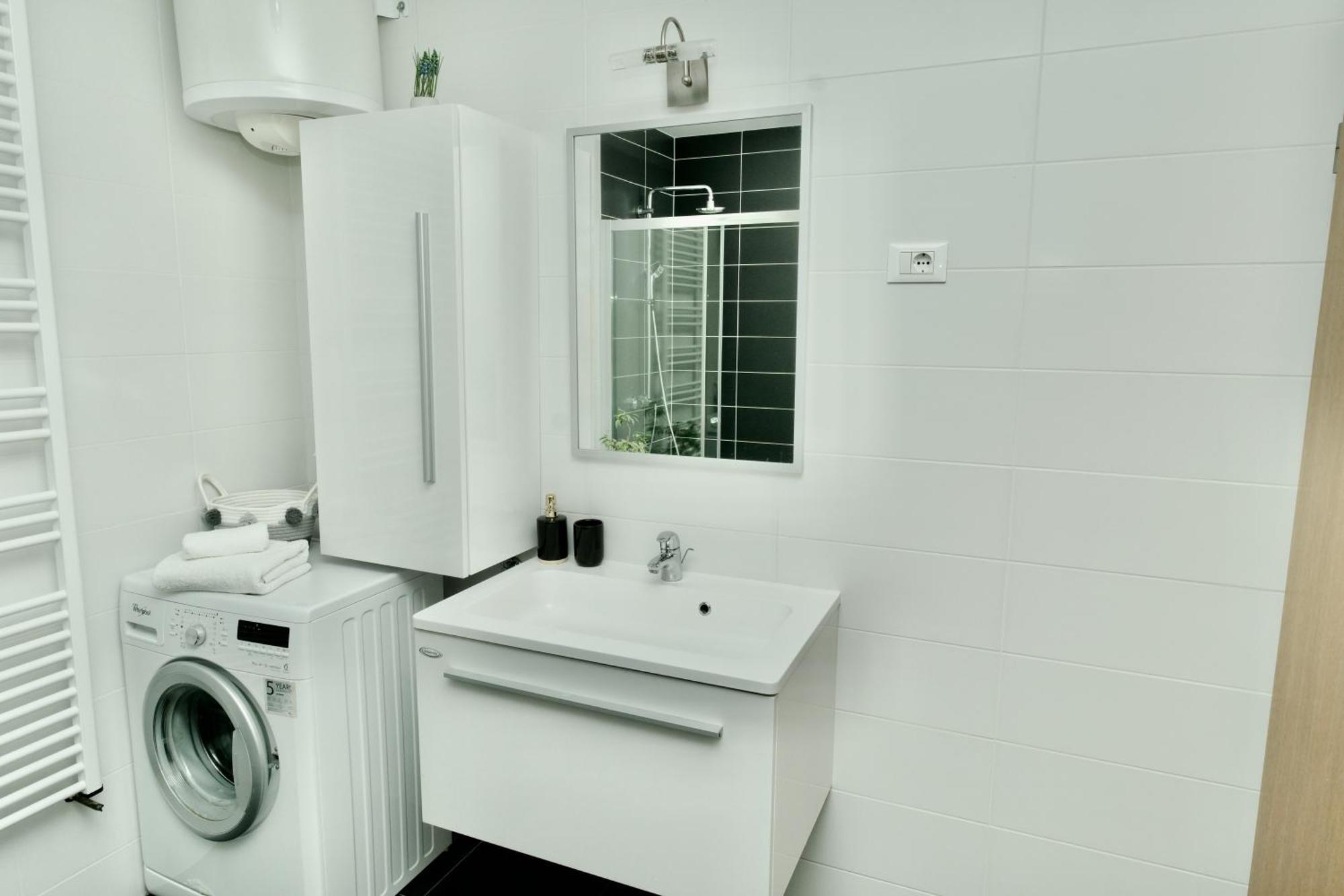 Apartment Lana Bristivica Bagian luar foto